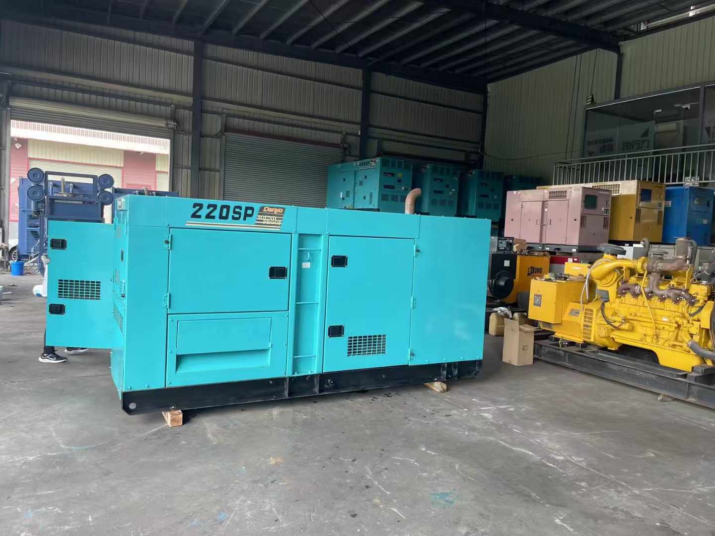 新化800kW 柴油发电机的输出电流波动范围是多少？